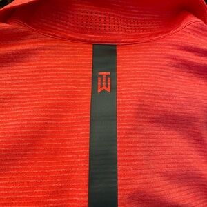 TIGER WOODS COLLECTION NIKE Polo Shirt.  Men’s Size Medium in Excellent Cond.